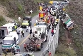 Xe buýt chở 35 người lao xuống vực gây tai nạn thảm khốc ở Colombia