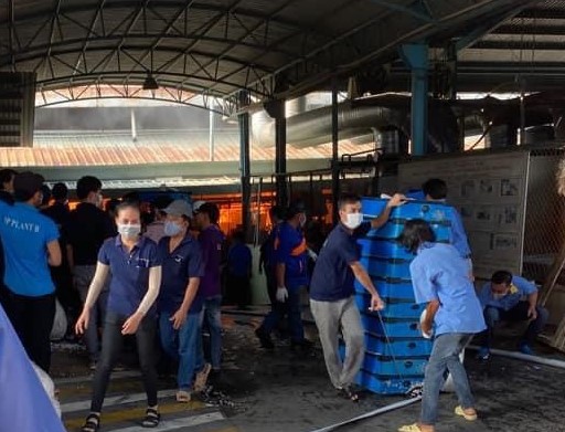 CLIP Cháy lớn ở công ty Changshin, công nhân hốt hoảng tháo chạy