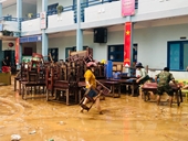 Trường học Đà Nẵng ngập trong bùn lầy sau mưa lũ lịch sử