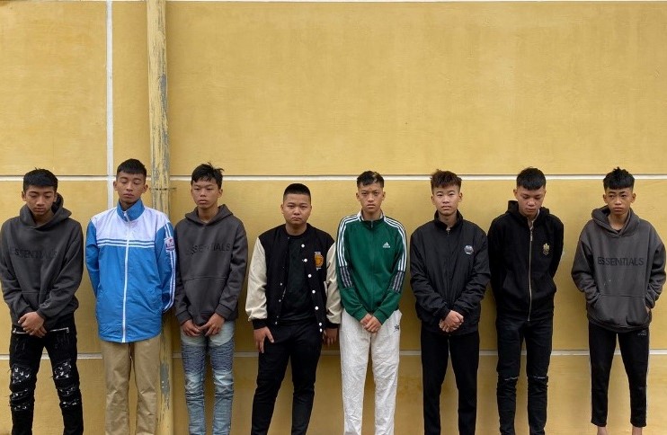 Bắt khẩn cấp 8 đối tượng bày binh bố trận bán xe rồi cướp tài sản