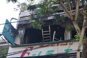 Cửa hàng bán đồ thể thao bốc cháy dữ dội giữa trung tâm Đà Nẵng