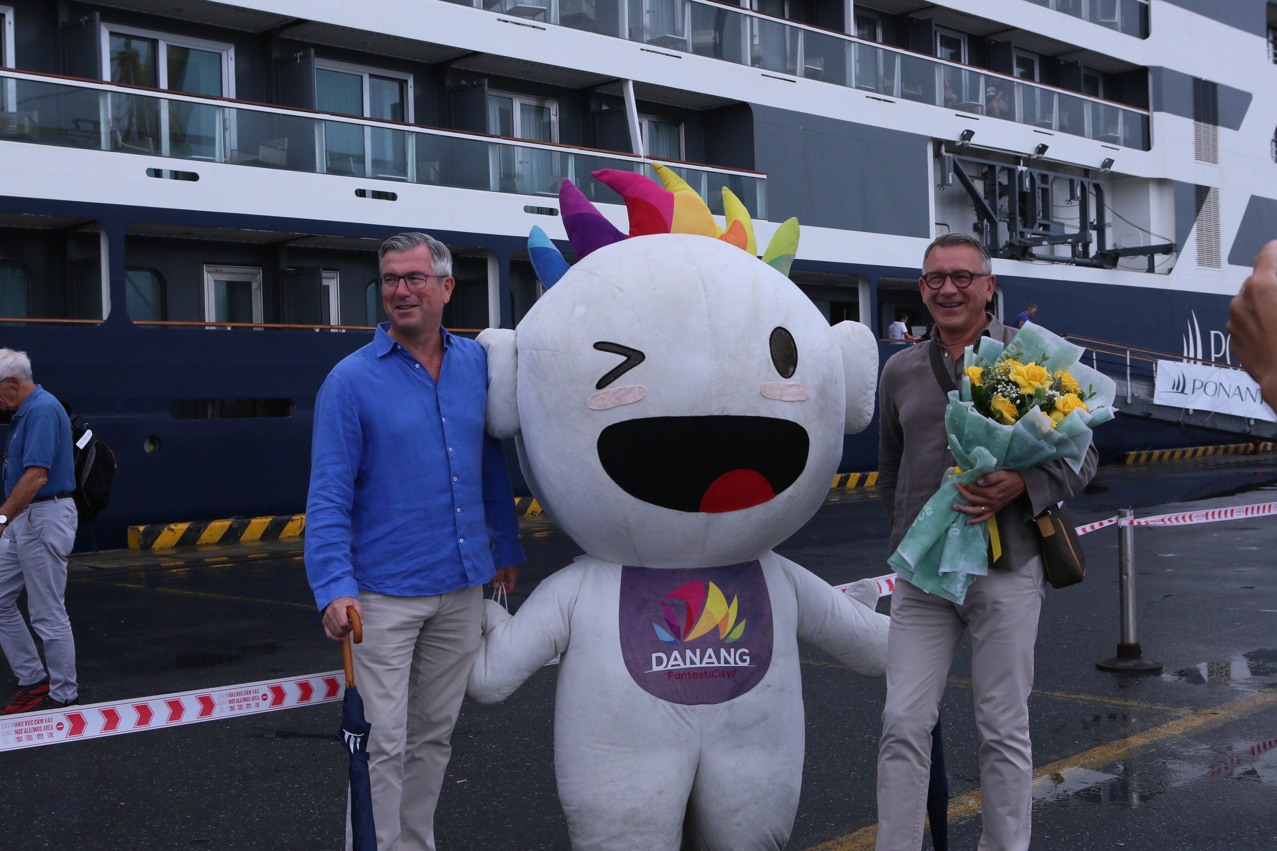 Tàu biển du lịch Le Lapérouse đến Đà Nẵng