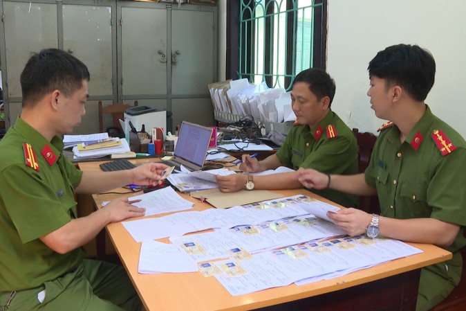 Vụ làm giả giấy phép lái xe quy mô lớn tại Phú Thọ Khởi tố thêm 1 bị can