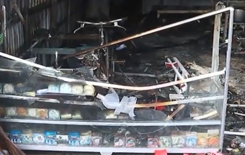 Cà Mau 4 căn nhà cháy rụi trong vụ hoản hoạn lúc rạng sáng