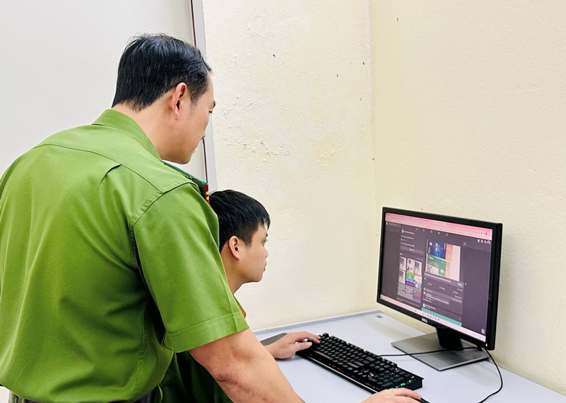 Bóc gỡ đường dây thu thập, mua bán trái phép thông tin tài khoản ngân hàng