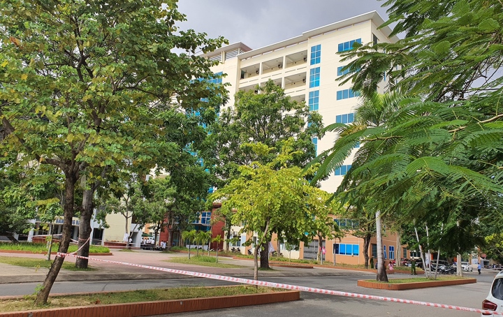 Nam sinh viên rơi từ tầng 8 trường học xuống đất tử vong