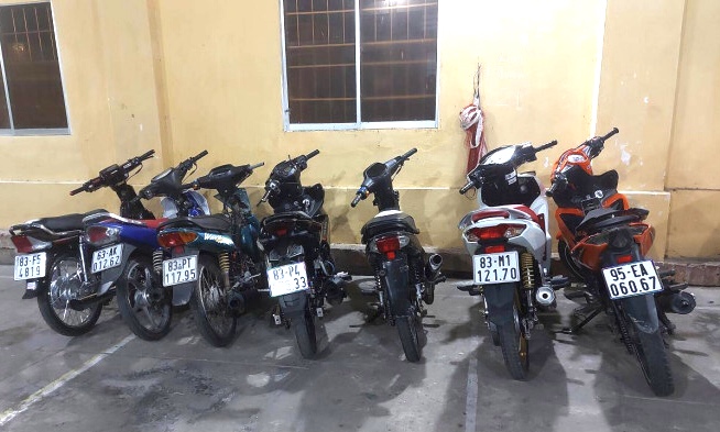 Sóc Trăng Vây bắt 15 thanh niên nẹt pô, lạng lách