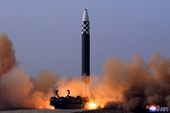 Tên lửa “quái vật” của Triều Tiên rơi bên trong vùng đặc quyền kinh tế của Nhật Bản