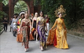 Thí sinh Hoa hậu Du lịch thế giới năm 2022 dâng hương tại Đền Hùng