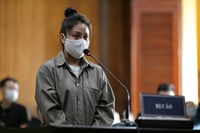 Xét xử vụ bé gái 8 tuổi bị bạo hành Bị cáo Trang khóc, thừa nhận hành vi như cáo trạng đã truy tố