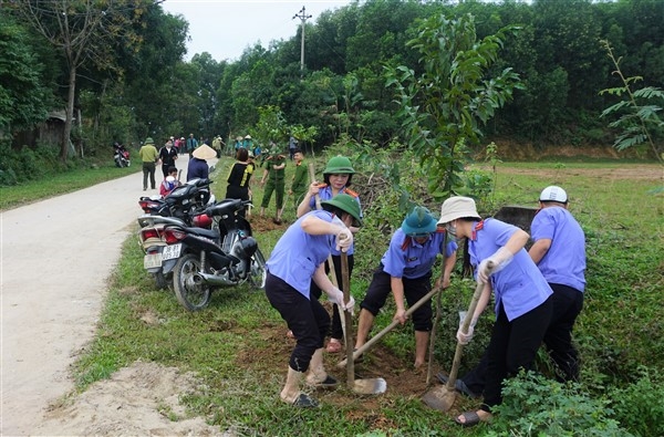 Thi đua đẩy mạnh phát triển kết cấu hạ tầng đồng bộ, hiện đại; thực hành tiết kiệm, chống lãng phí