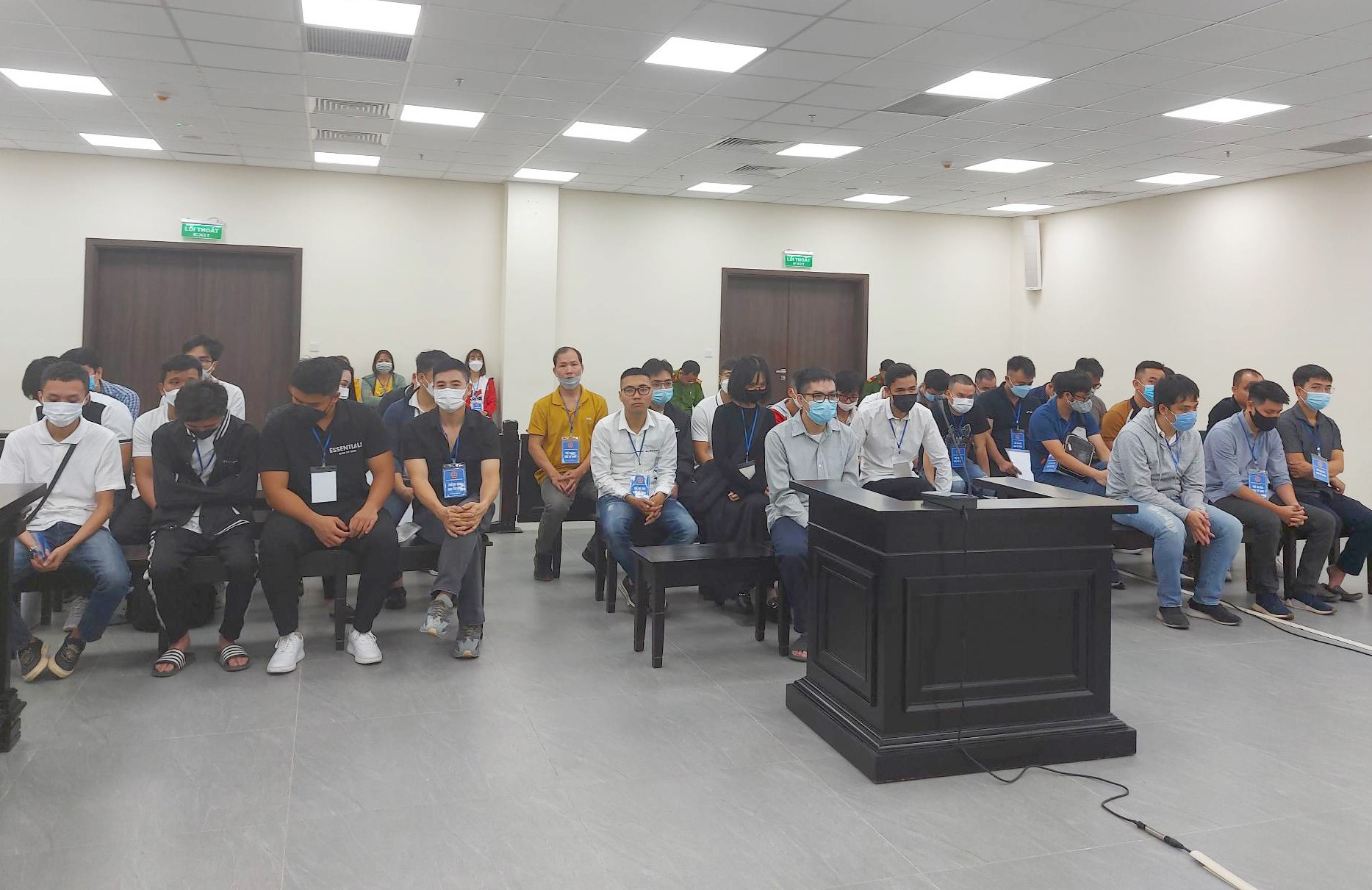 37 bị cáo trong đường dây đánh bạc qua game bài “nổ hũ” hầu tòa