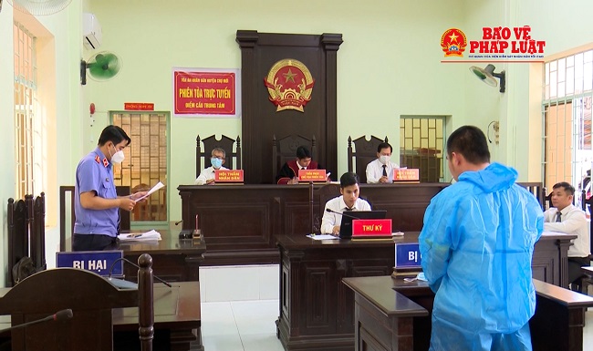 Lãnh 19 tháng tù vì ném vỡ kính xe cứu thương, đốt xe hàng xóm