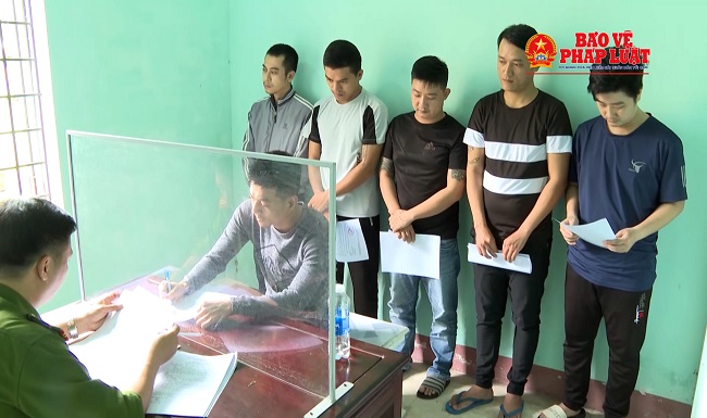 Triệt phá đường dây cá độ bóng đá gần 30 tỉ đồng