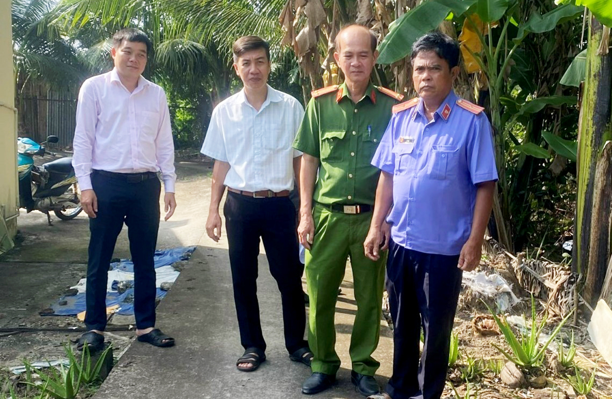 VKSND huyện Kế Sách kiểm sát tiêu hủy vật chứng