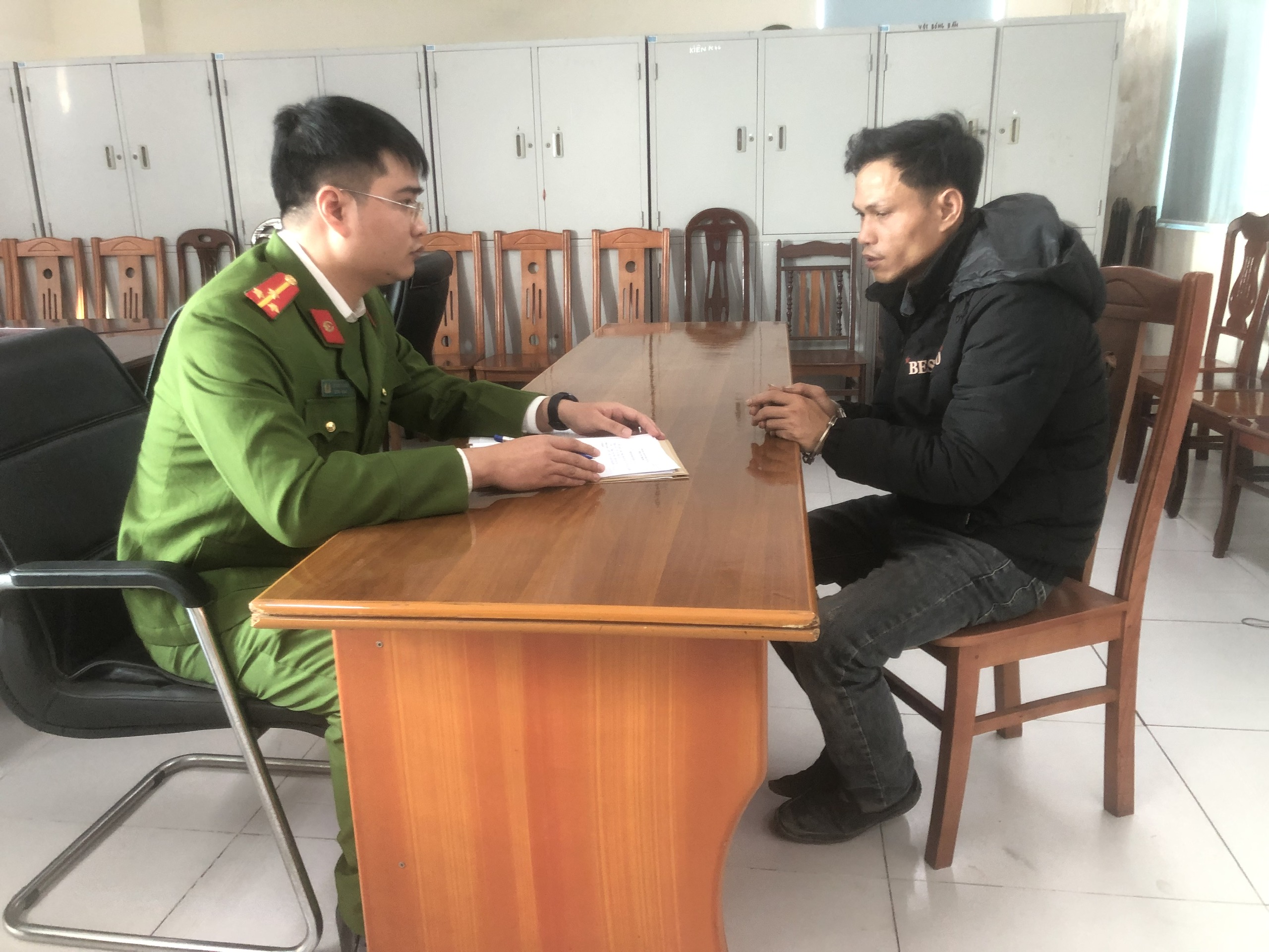 Hưng Yên Bắt giữ đối tượng tàng trữ trái phép pháo nổ