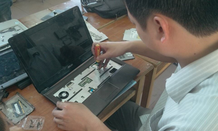 Người nhận khoán việc có phải đóng BHXH