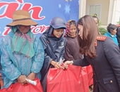 Chi đoàn VKSND tỉnh Quảng Trị với chương trình “Xuân yêu thương”