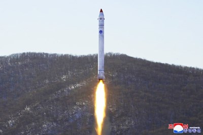 北朝鮮が弾道ミサイル2発を日本海に発射