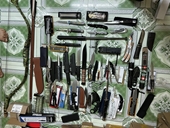 Thanh niên tàng trữ, rao bán 726 loại vũ khí, công cụ hỗ trợ và đồ chơi nguy hiểm