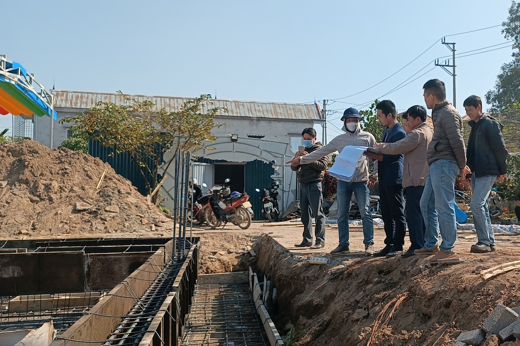 Phát hiện nhà thầu thi công phần móng trường mầm non sai thiết kế