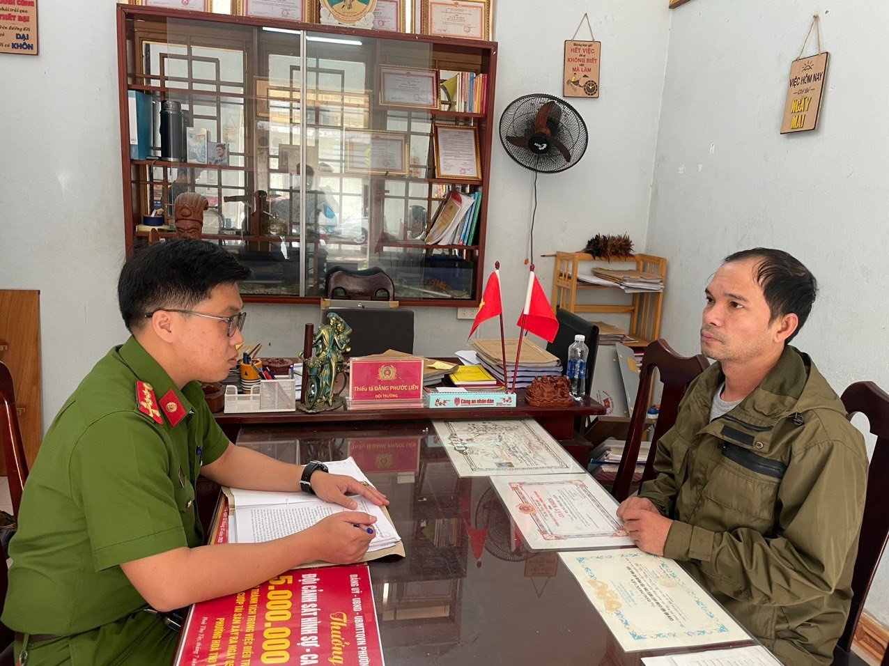 Giả làm người nhà, đột nhập bệnh viện trộm hàng loạt điện thoại