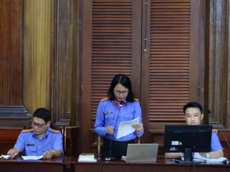 Đang tuyên án Nguyễn Thái Luyện và 22 đồng phạm