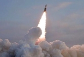 Triều Tiên khai hỏa bệ phóng tên lửa đa nòng siêu lớn vào ngày đầu năm mới