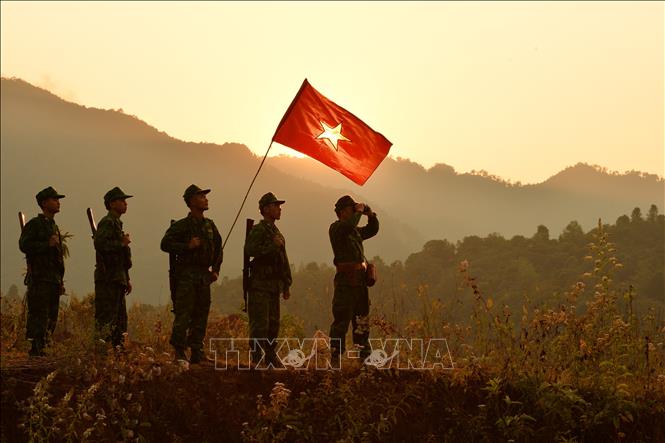 Những người tô đẹp cho mùa Xuân biên giới