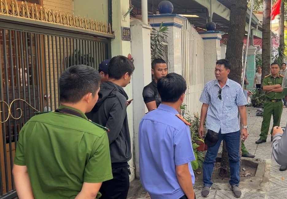 Thực nghiệm hiện trường nhóm đối tượng truy sát hai thanh niên làm 1 người tử vong