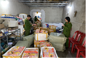 Phát hiện hơn 1 tấn thực phẩm không rõ nguồn gốc ở Lạng Sơn