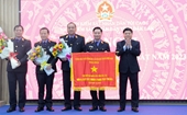 VKSND tỉnh Đắk Lắk đón nhận Cờ thi đua của Chính phủ