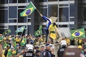 Brazil điều tra vụ bạo loạn tấn công, cướp phá dinh Tổng thống