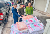 Hãi hùng phát hiện 1 tấn nầm lợn “bẩn” đang trên đường đi tiêu thụ