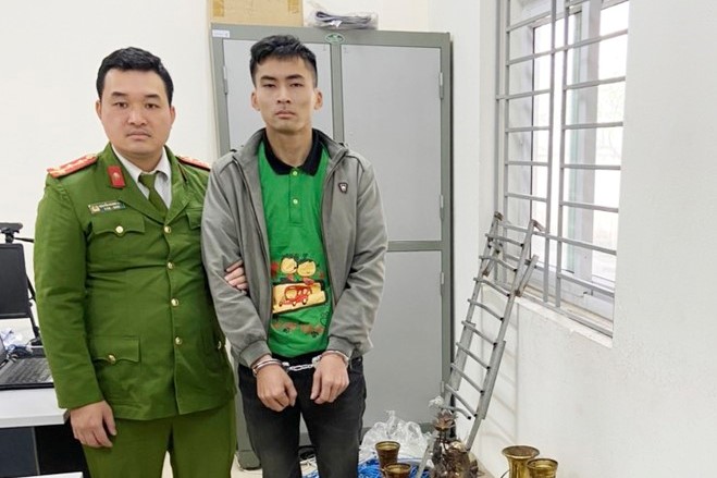 Bắt đối tượng chuyên đột nhập đền, chùa trộm cắp tài sản