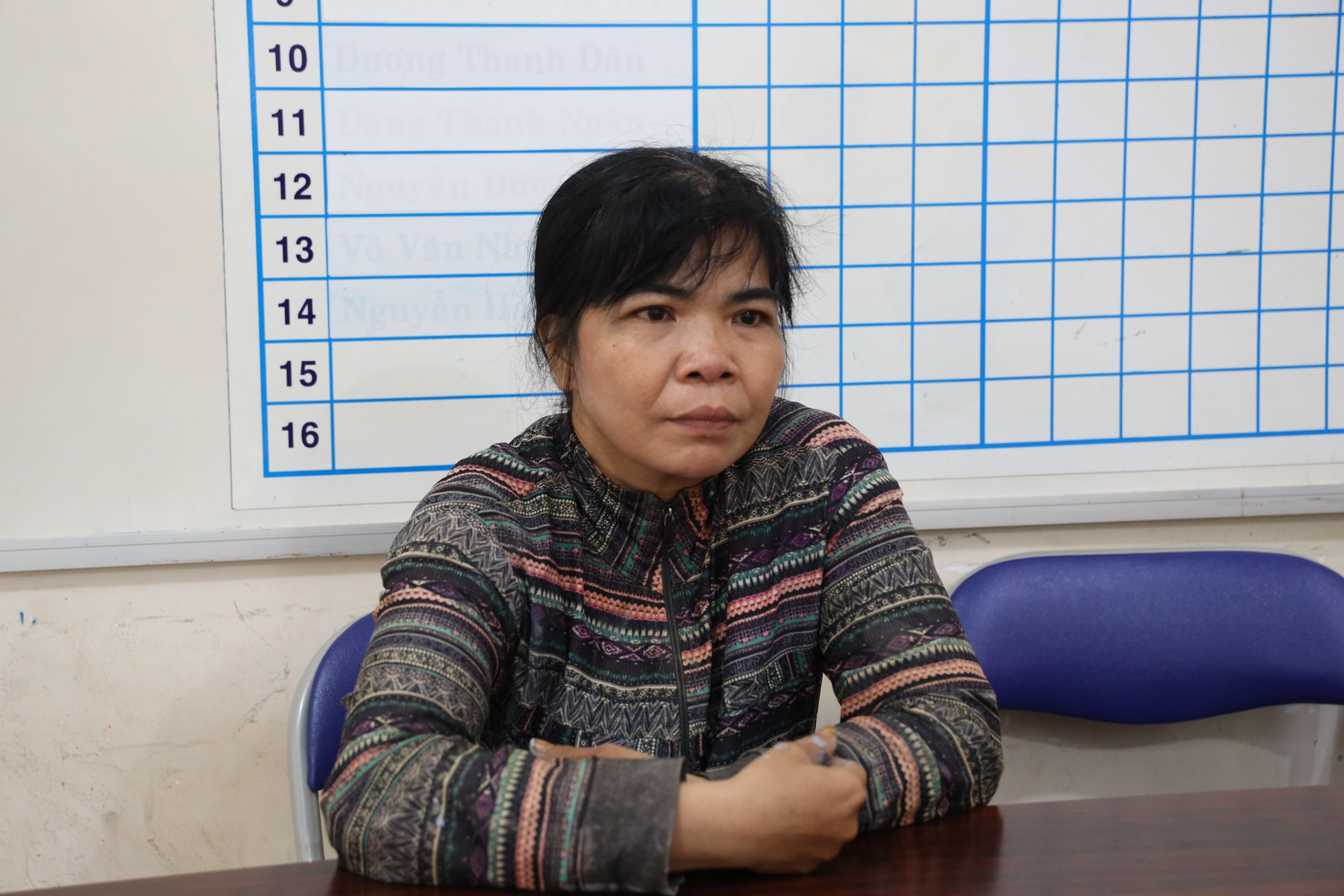 “Nữ quái” trốn truy nã ra đầu thú