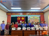 VKSND tỉnh Bình Phước tặng quà Tết các gia đình gặp khó khăn