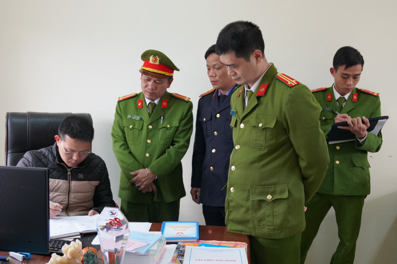 Phê chuẩn khởi tố 10 bị can tại Trung tâm Đăng kiểm xe cơ giới tỉnh Hòa Bình