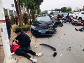 Thông tin ban đầu vụ xe biển xanh gây tai nạn liên hoàn trên đường Cổ Linh