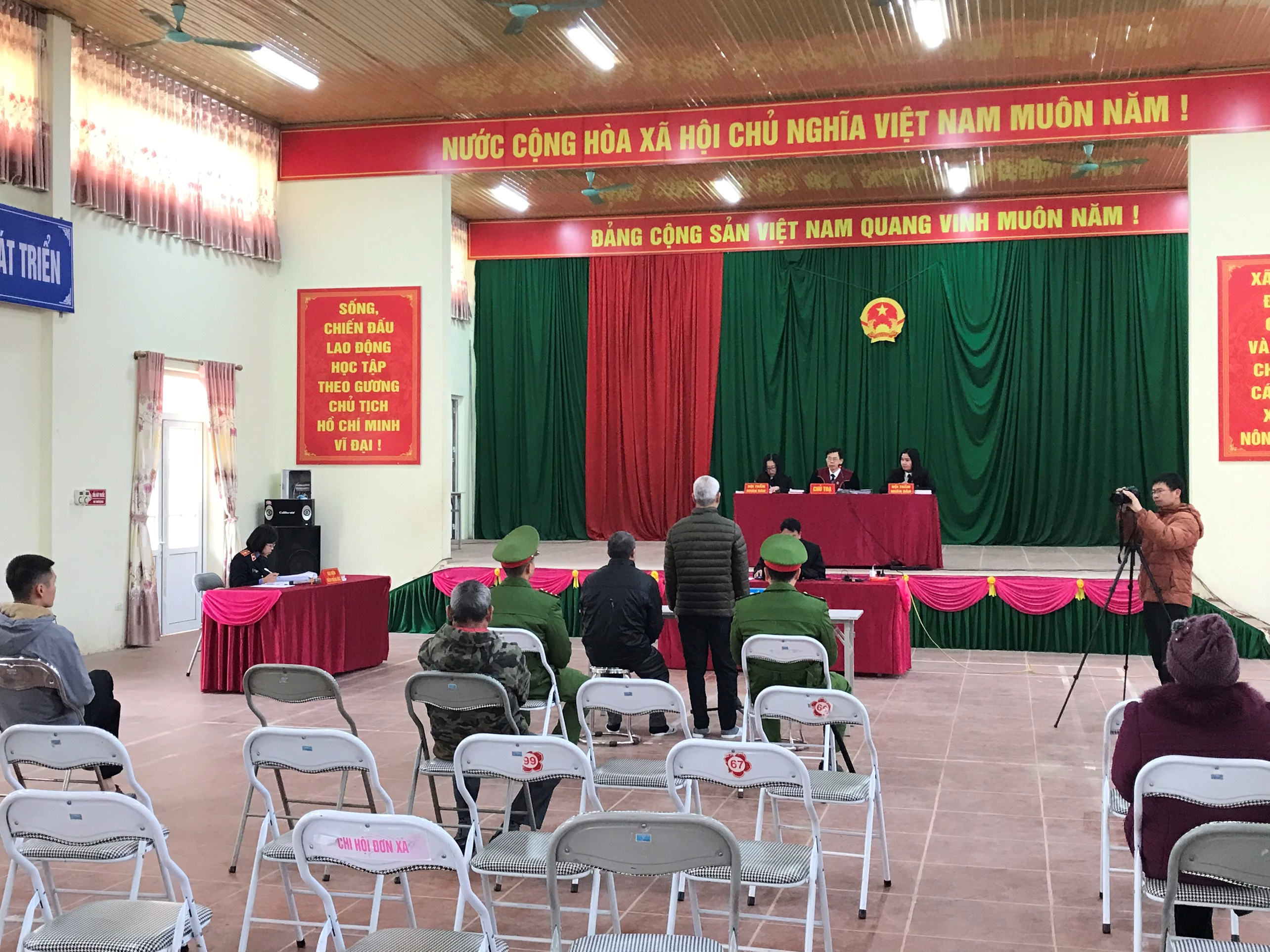 VKSND huyện Chi Lăng phối hợp tổ chức phiên tòa xét xử lưu động