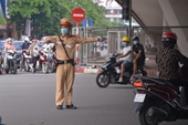 Lực lượng Cảnh sát giao thông hỗ trợ tối đa người dân trở về nơi làm việc, học tập sau Tết Nguyên đán Quý Mão