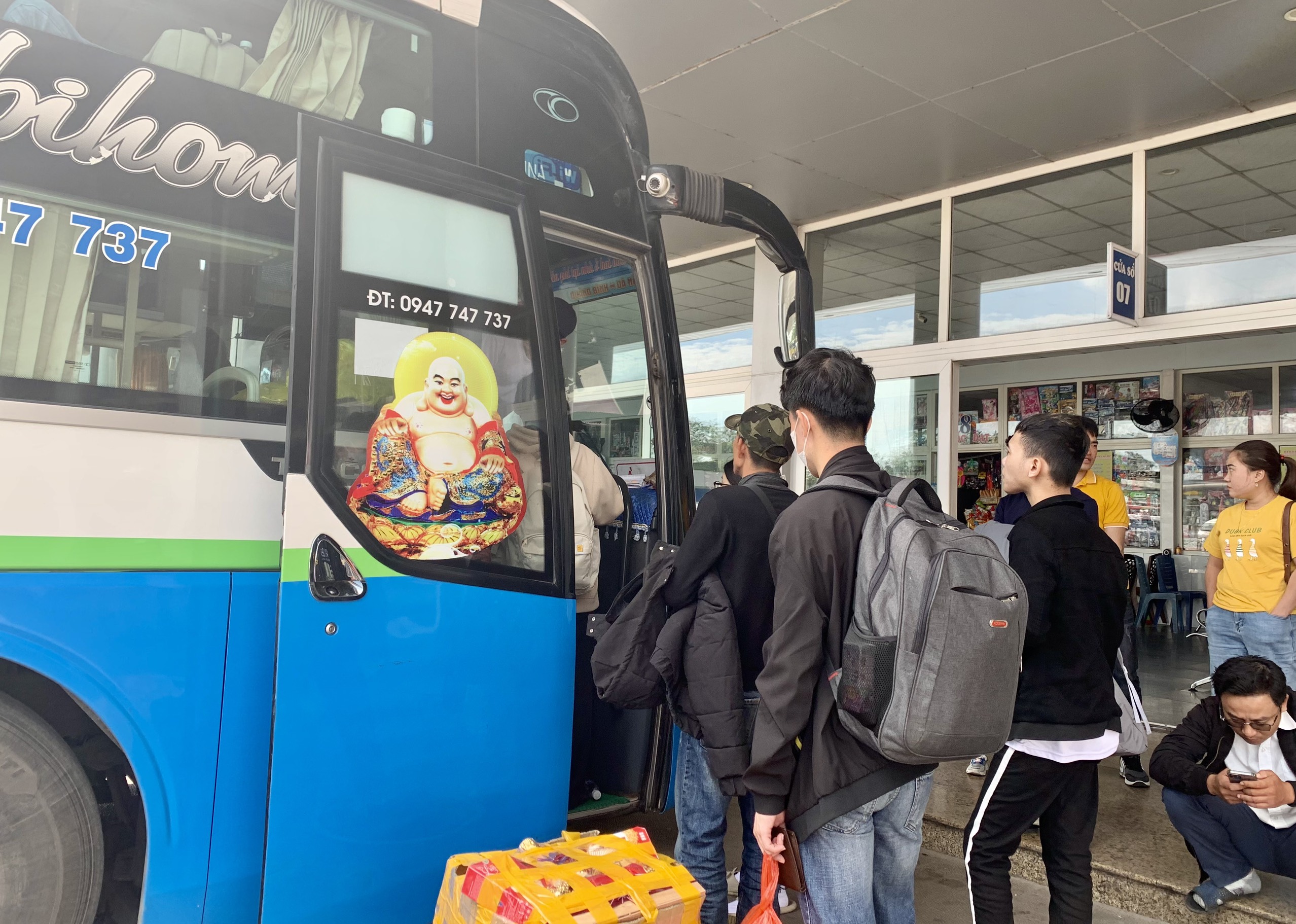 Đà Nẵng xử lý 57 trường hợp xe chở quá số khách dịp Tết Nguyên đán