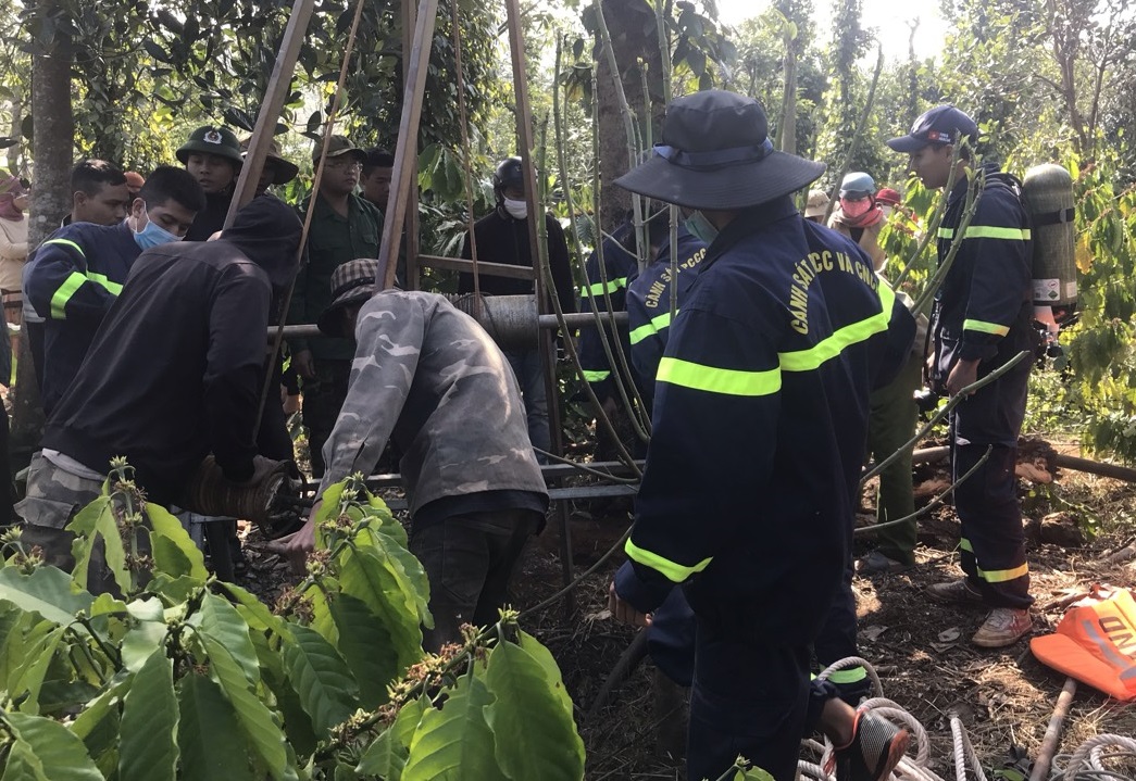 Bé trai 3 tuổi rơi xuống giếng tử vong ở Đắk Lắk