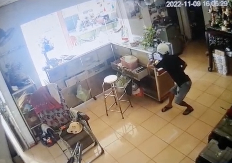 Một tiệm vàng ở TP HCM bị trộm hơn 100 lượng vàng