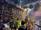 Hàng chục dân chơi sử dụng ma túy trong vũ trường New Phương Đông