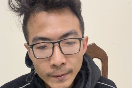 Dọa giết con trai để ép mẹ chuyển tiền trả nợ