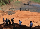 Vỡ hồ xử lý môi trường ở Kon Tum, khiến một người tử vong