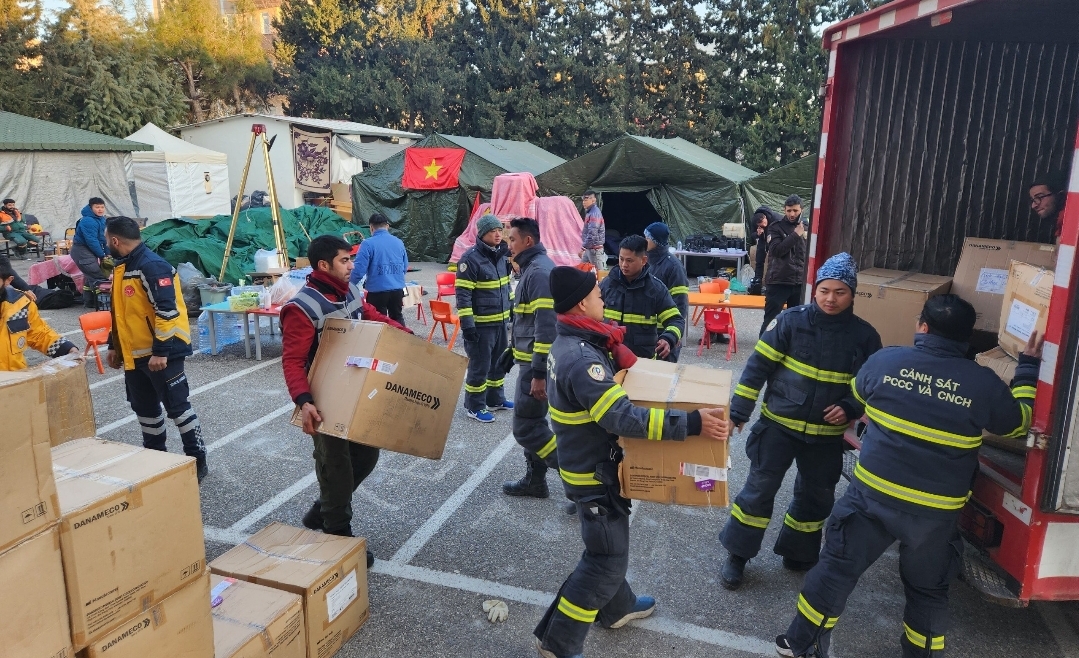 Việt Nam viện trợ hàng hóa vật tư y tế giúp Thổ Nhĩ Kỳ