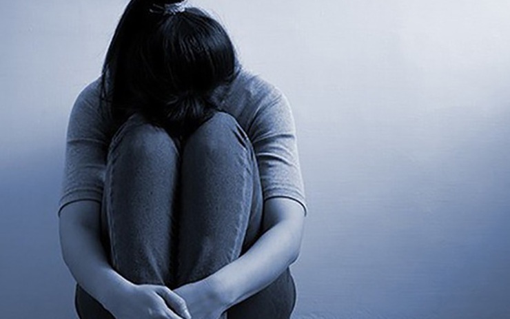 Nữ học sinh lớp 7 sinh con trong nhà tắm