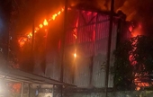 Hà Nội Nhà xưởng ở quận Bắc Từ Liêm cháy dữ dội, nhiều tài sản bị thiêu rụi
